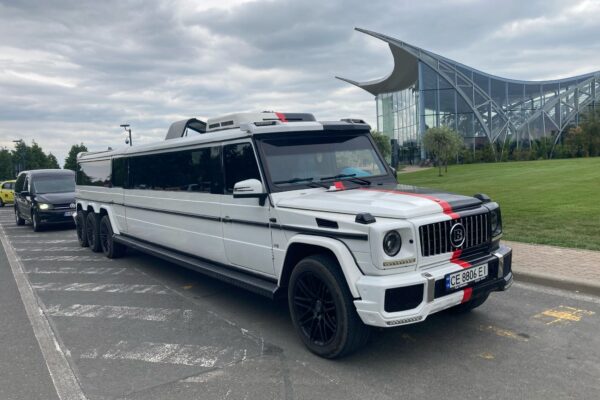 Limousine Tour / Transfert aéroport Bucarest